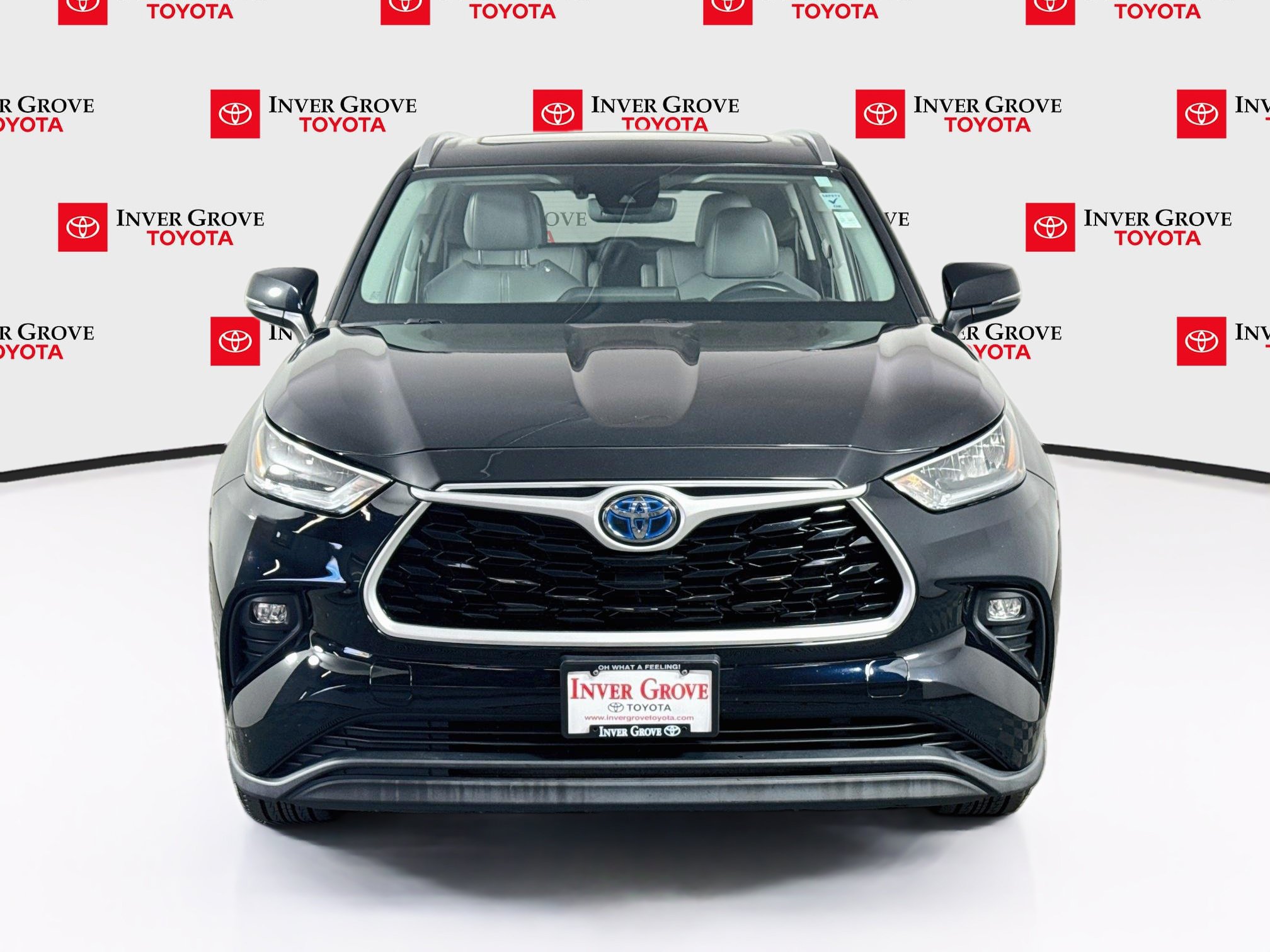 Used 2020 Toyota Highlander XLE AWD/4WD image 2