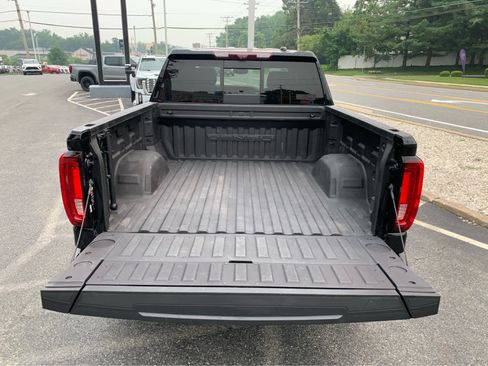 Used 2023 GMC Sierra 1500 Denali w/ Technology Package AWD/4WD image 5