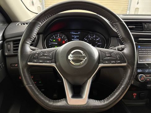 Used 2017 Nissan Rogue SL image 13