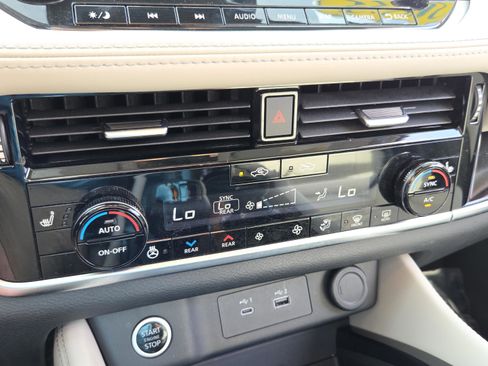 Used 2023 Nissan Rogue SL w/ SL Premium Package FWD image 21