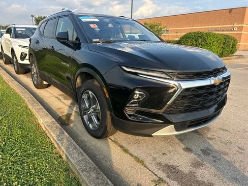 Used 2024 Chevrolet Blazer LT w/ Convenience Package FWD image 2
