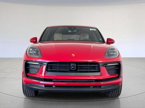 Certified 2026 Porsche Macan AWD/4WD image 11