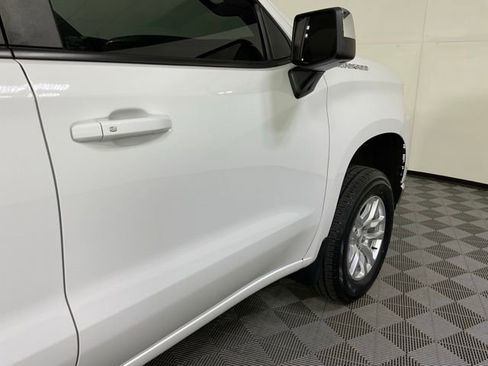 Used 2021 Chevrolet Silverado 1500 LT w/ Convenience Package II AWD/4WD image 9