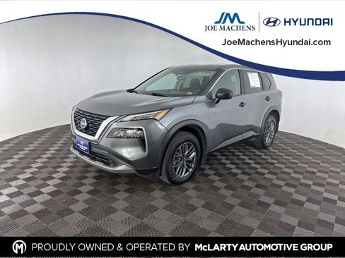 Used 2023 Nissan Rogue S image 3