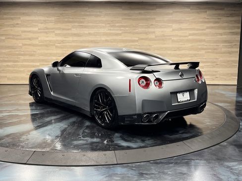Used 2016 Nissan GT-R Black Edition image 22
