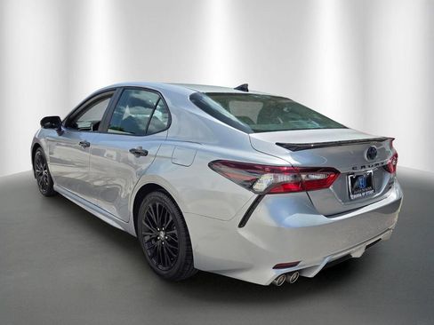 Used 2022 Toyota Camry SE w/ Convenience Package FWD image 5