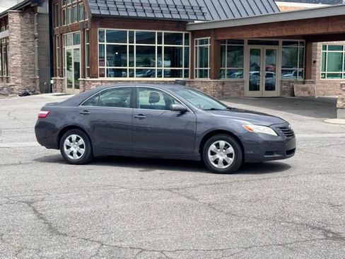 Used 2009 Toyota Camry FWD image 2