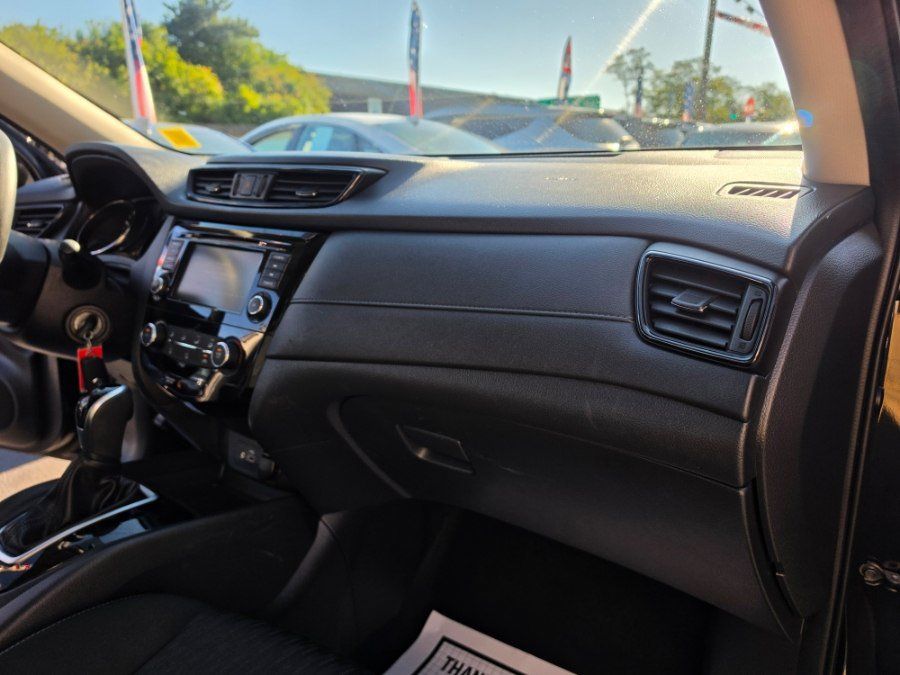 Used 2019 Nissan Rogue S AWD/4WD image 38