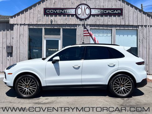 Used 2023 Porsche Cayenne Platinum Edition AWD/4WD image 1