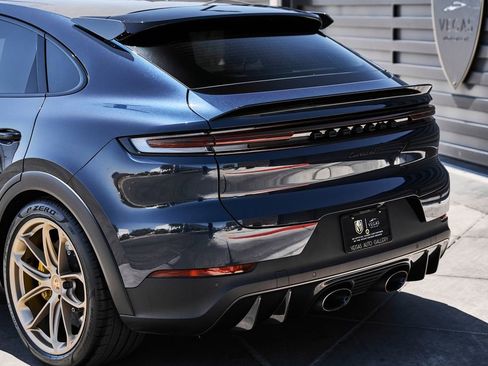 Used 2024 Porsche Cayenne Turbo GT AWD/4WD image 12