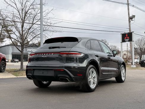 Used 2022 Porsche Macan AWD/4WD image 4
