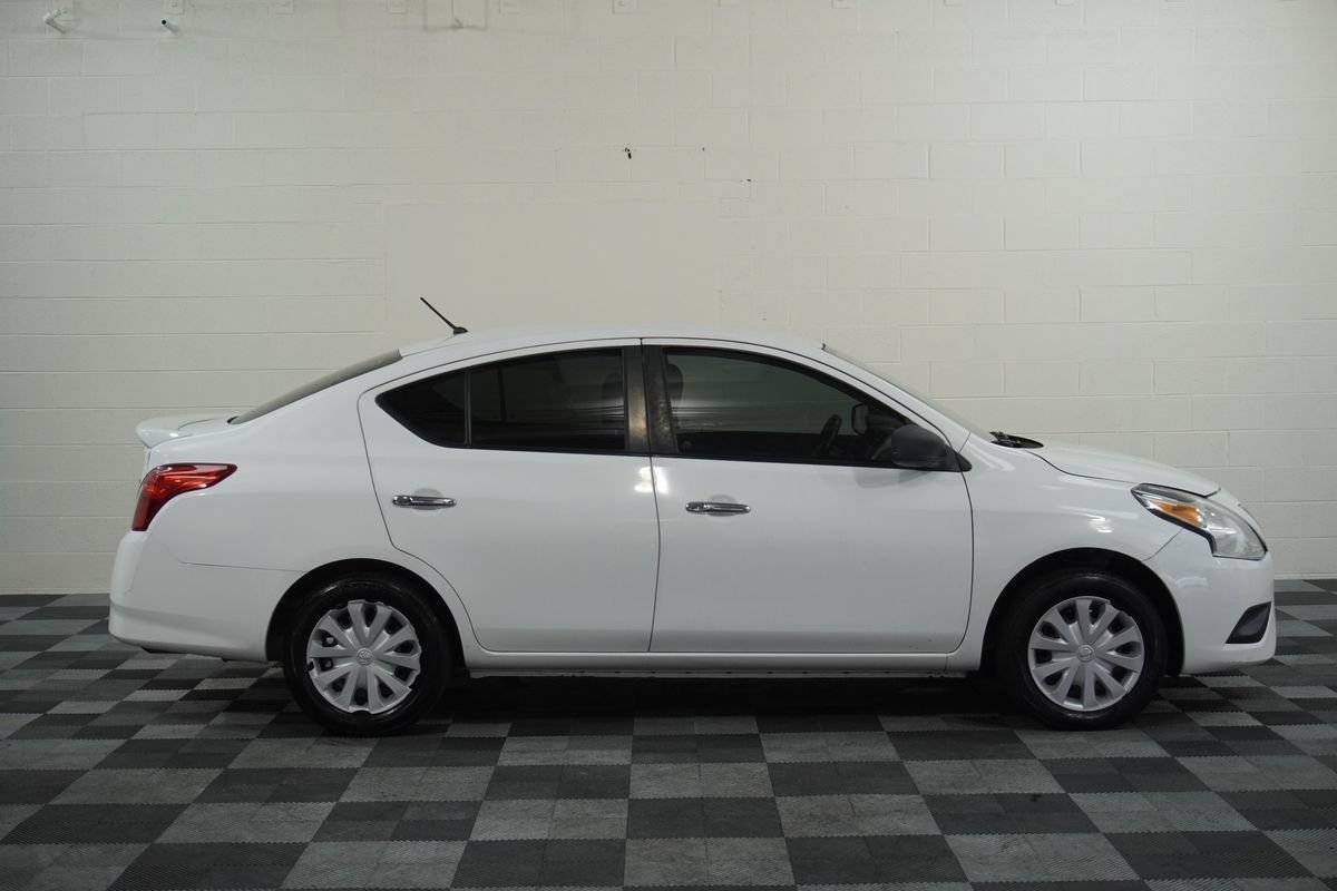 Used 2018 Nissan Versa SV FWD image 7