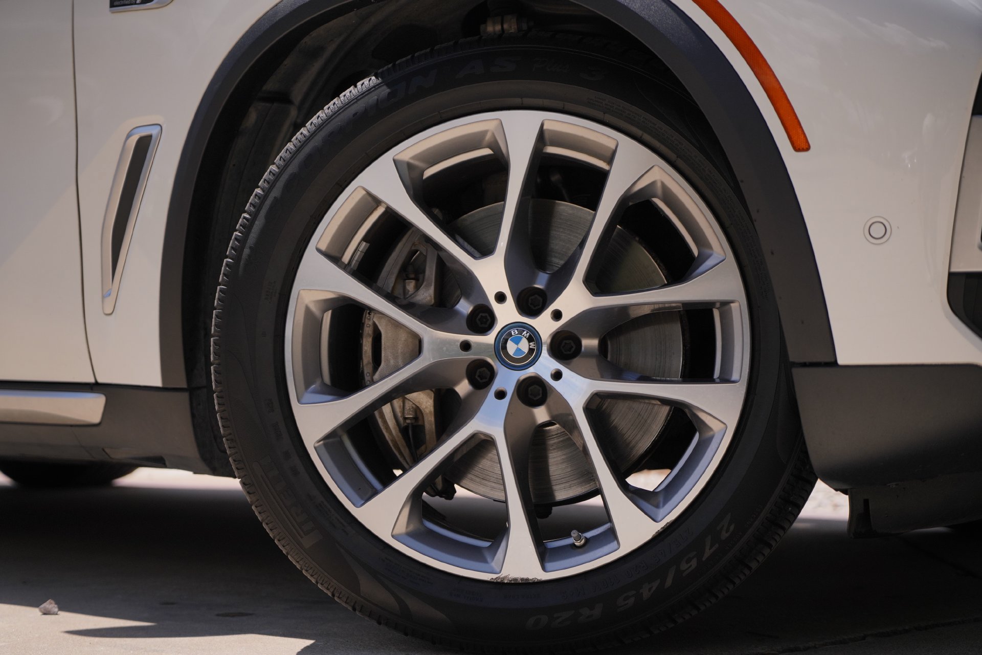 Used 2022 BMW X5 xDrive45e w/ Premium Package AWD/4WD image 3