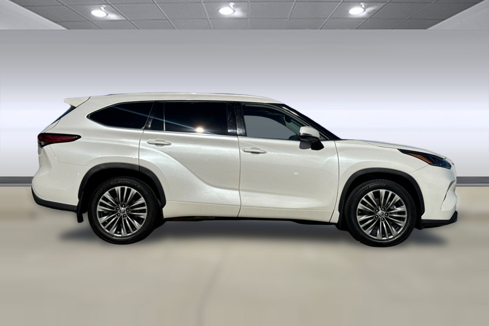 Used 2021 Toyota Highlander Platinum AWD/4WD image 7