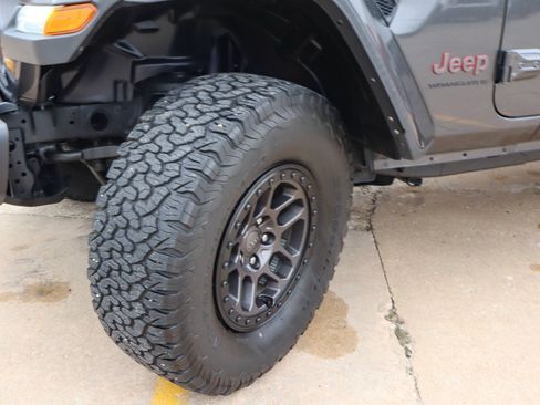 Used 2023 Jeep Wrangler Unlimited Rubicon w/ Xtreme 35 Tire Package AWD/4WD image 20