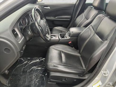 Used 2022 Dodge Charger SXT w/ Leather Interior Group image 17