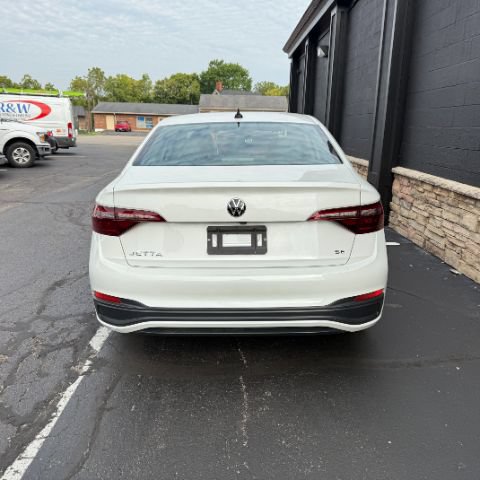 Used 2023 Volkswagen Jetta SE FWD image 5