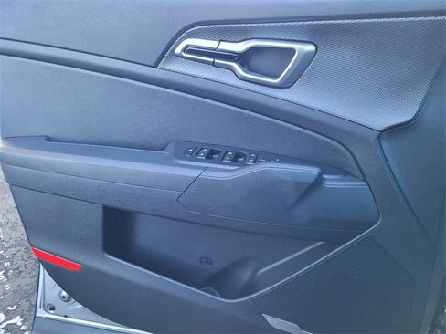 Used 2024 Kia Sportage LX image 15