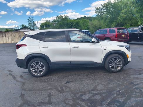 Used 2021 Kia Seltos LX AWD/4WD image 9