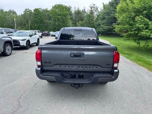 Used 2022 Toyota Tacoma SR5 w/ Technology Package AWD/4WD image 4