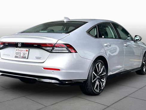 Used 2025 Honda Accord Touring image 12