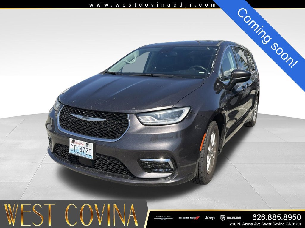 Used 2023 Chrysler Pacifica Touring-L FWD image 2