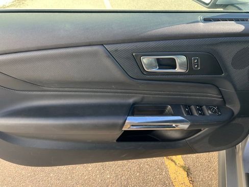 Used 2024 Ford Mustang Premium image 8