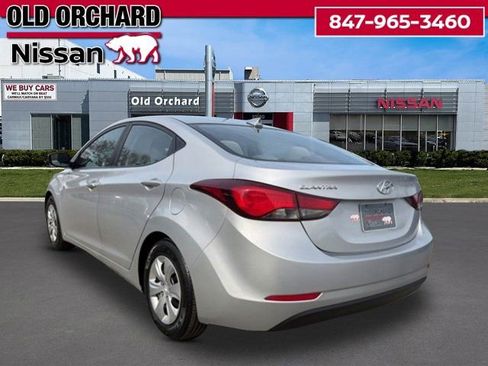 Used 2016 Hyundai Elantra SE FWD image 4