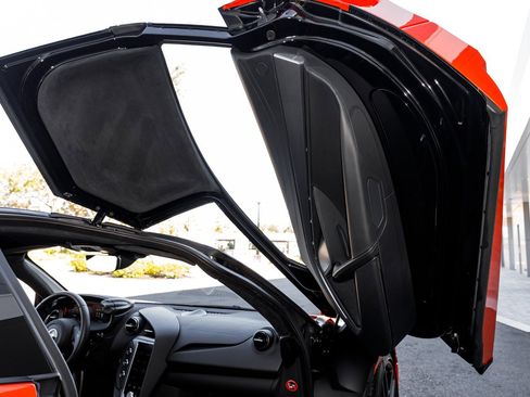 Used 2024 McLaren 750S image 34