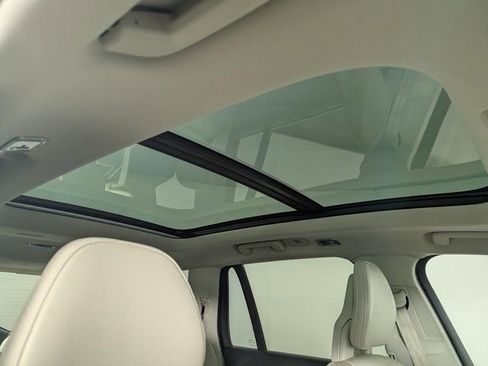 Used 2016 Volvo XC90 T6 Momentum w/ Momentum Plus Package image 32