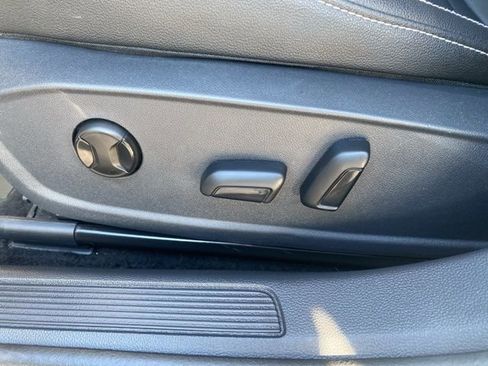 Used 2024 Volkswagen Jetta SE image 13