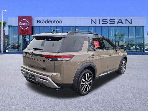 Used 2023 Nissan Pathfinder Platinum AWD/4WD image 5