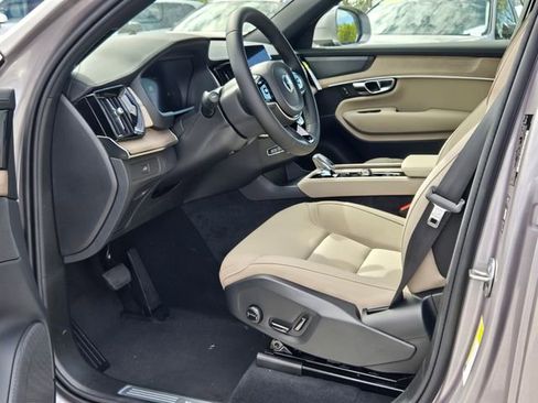 New 2026 Volvo XC90 B6 Plus w/ Protection Package Premier image 11