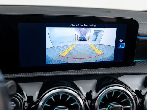 Used 2023 Mercedes-Benz CLA 250 4MATIC image 26