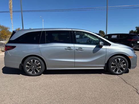 New 2026 Honda Odyssey Elite image 6
