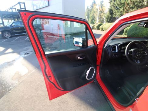 Used 2021 Jeep Renegade Sport image 10