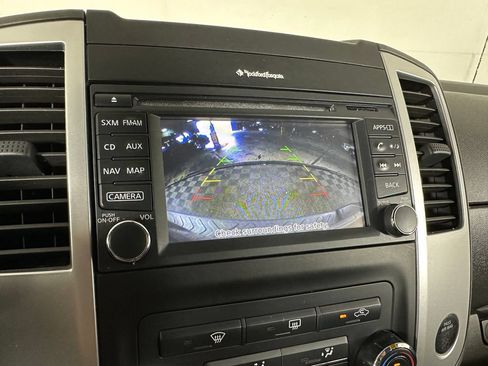 Used 2015 Nissan Xterra PRO-4X w/ Pro-4x Leather Package AWD/4WD image 15