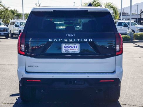 Used 2025 Ford Expedition Active AWD/4WD image 5