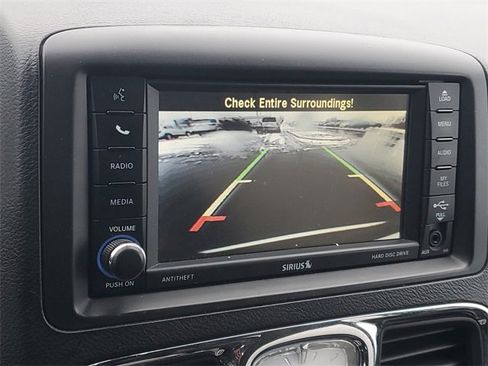 Used 2016 Chrysler Town & Country Touring-L w/ Driver Convenience Group image 25