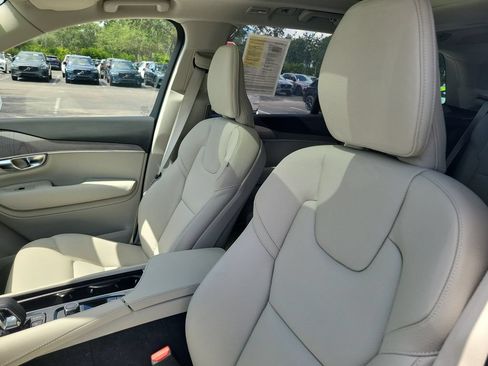 Certified 2024 Volvo XC90 T8 Plus w/ Protection Package AWD/4WD image 18