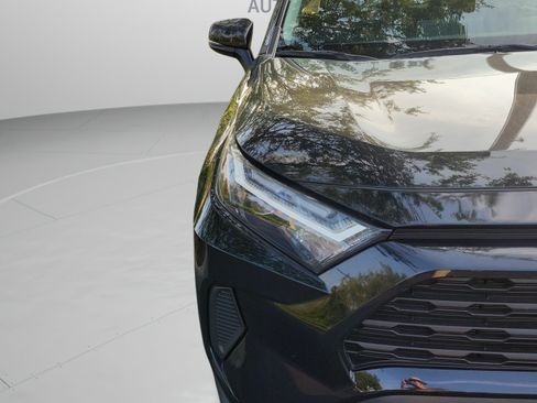 Used 2025 Toyota RAV4 XLE w/ Convenience Package FWD image 15