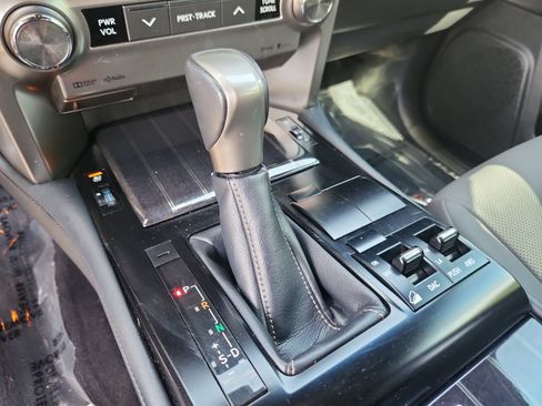 Used 2021 Lexus GX 460 Premium w/ Premium Package AWD/4WD image 15