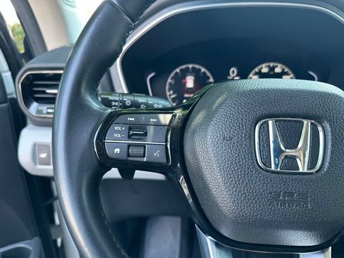 Used 2025 Honda Pilot Touring image 31