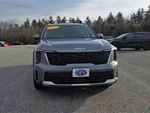 Used 2024 Kia Sorento S image 3