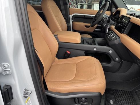 Used 2023 Land Rover Defender 110 V8 image 8