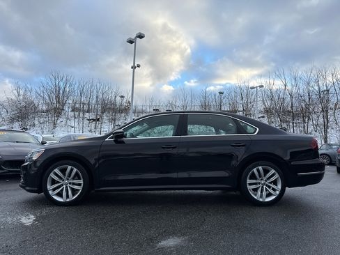 Used 2018 Volkswagen Passat 2.0T SE image 3