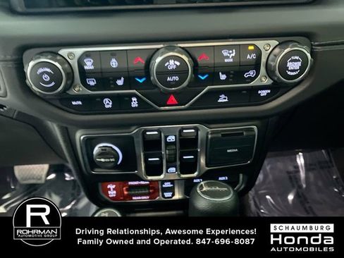 Used 2025 Jeep Gladiator Rubicon w/ Convenience Group image 10