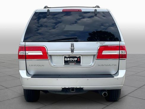 Used 2010 Lincoln Navigator 4WD image 4