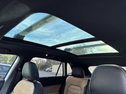 Used 2023 Volkswagen Atlas Cross Sport SEL Premium R-Line image 31