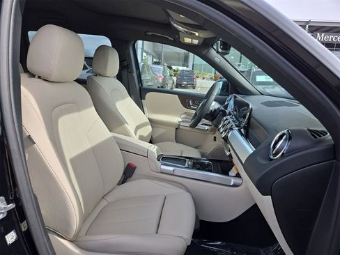 New 2026 Mercedes-Benz GLB 250 image 15